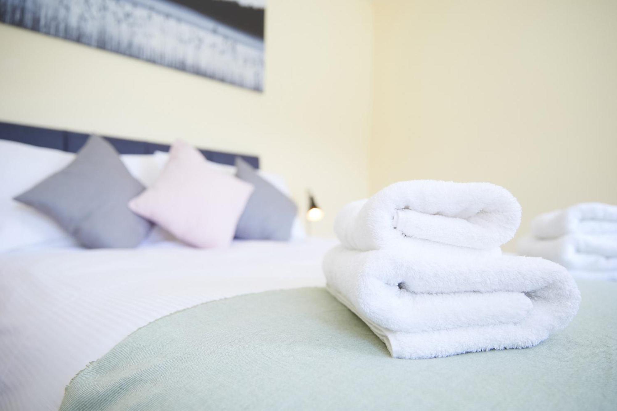 25 Newborough By Stay In Скарбъро Екстериор снимка
